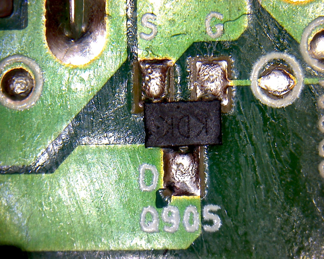 неисправный полевой транзистор в цепи питания двигателя